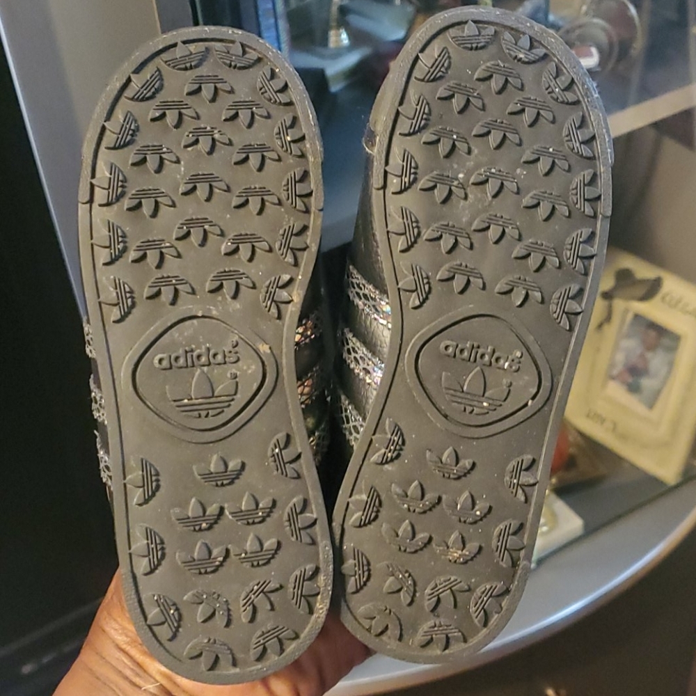 Shoes - Picture 3 of 5